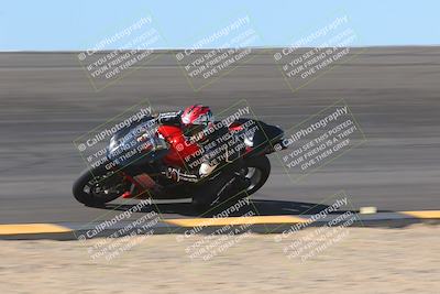 media/Nov-06-2023-Moto Forza (Mon) [[ce023d0744]]/2-Advanced Group/Session 2 (Bowl Speed Pans)/